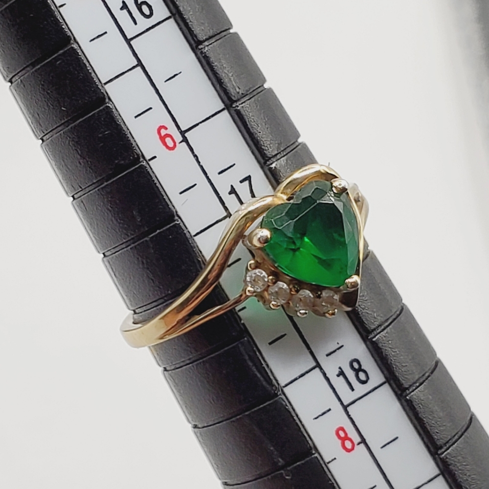 14k Yellow Gold plated Emerald Heart & Diamond 925 sterling silver Ring - Picture 6 of 7